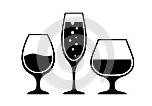 Alcohol cocktail glass vector icon