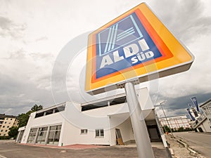 Aldi sign