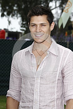 Alex Meraz, Elizabeth Glaser