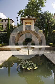 Alhambra - pool and altan