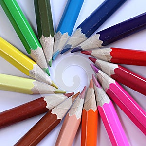 Aligning colored pencil tips