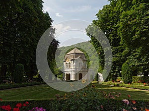 Alignment of the rokoko pavilion and the garden in the park in Echternach