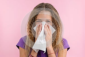 Allergic rhinitis on a summer vacation in a teenage girl`s journey.