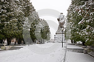 Alley to the monument in winter