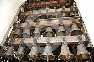 ÃÂ¡alling church bells.