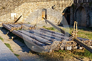 almadÃÂ­a, armadÃÂ­a or nabata rai, raft made of wood logs, transportation of the logs themselves along the rivers, from the