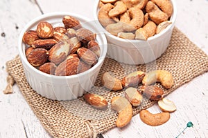 Almond and cashew snack food for healthy