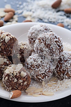 Almond/Coconut Cocoa Balls