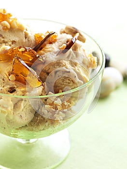 Almond ice cream