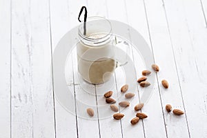 Almond smuz, genuine milk from almonds.