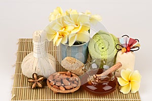 Almonds and honey spa with natural ingredients.