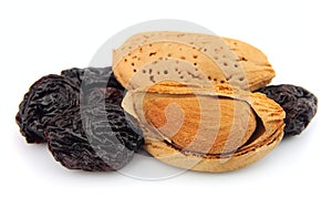 Almonds and raisin