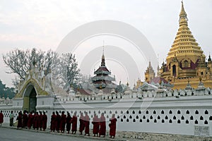 Alms Procession (Inle Lake area)