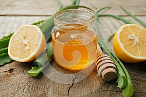Aloe Vera, fresh lemon and honey. Natural facial, skin and hair care recipe