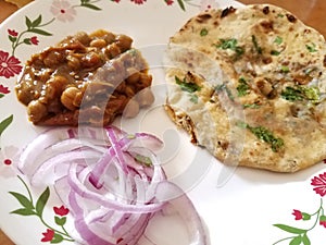 Aloo naan and chole