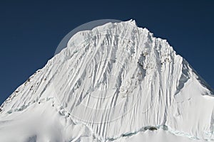 Alpamayo peak photo