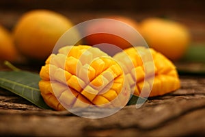 Alphonso mango slices