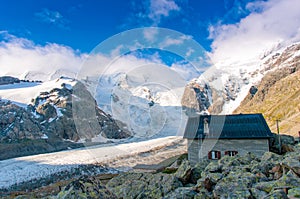 Alpin hut photo