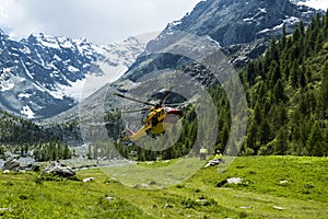 Alpine helicopter rescue