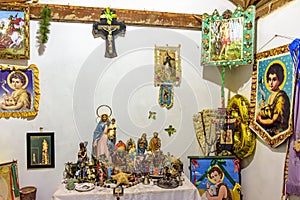 Altar with several images of saints, entities