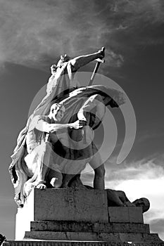 Altare Della Patria Statue