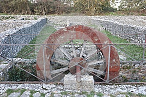 Altilia - Ruota del mulino ad acqua nel Parco Archeologico di Sepino photo