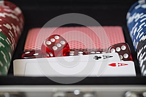 Aluminium suitcase with poker set, cards, red dice and two aces