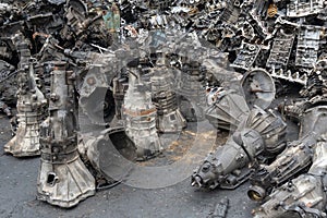 Aluminum engines and transmission parts for recycling.