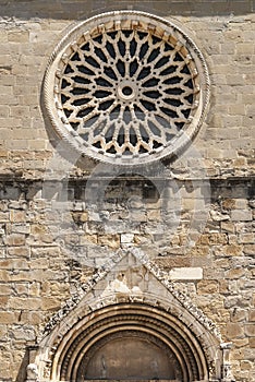 Amatrice - Rose window of the Sant'Agostino church photo