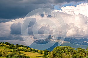 Úžasná horská krajina Vrch Kriváň (2494m) symbol Slovenska ve Vysokých Tatrách