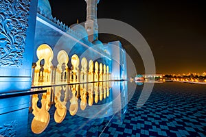 Amazing night exterior view of Skeikh Zayed Grand Mosque, Abu Dhabi, UAE