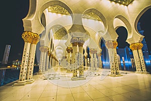 Amazing night exterior view of Skeikh Zayed Grand Mosque, Abu Dhabi, UAE