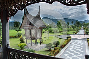 Amazing shot of the Rumah Gadang Sungai Beringin in Indonesian photo