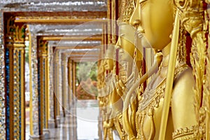 Amazing Thailand, Architecture statues walls churches arches at Wat Tha Sung