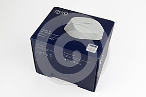 Amazon Eero 6 wifi internet router box packaging