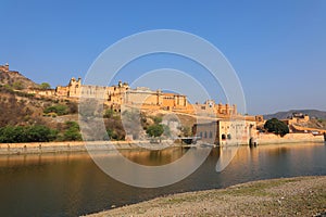 Amber fort were founded by ruler Alan Singh Chanda of Chanda dynasty of Meenas