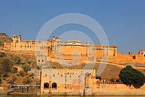 Amber fort were founded by ruler Alan Singh Chanda of Chanda dynasty of Meenas