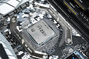 Amd ryzen 3600 desktop pc cpu installed on hi tech motherboard,computer components chip