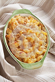 American mac and cheese pasta