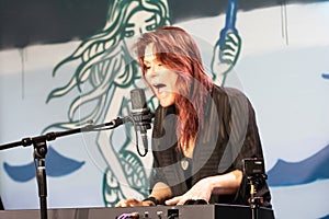 Beth Hart films a session in Brooklyn