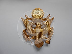 American officers cap badge second war vintage
