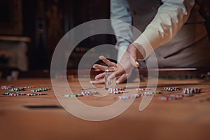 American roulette table, the dealer puts Dolly on the winning number