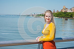 American teenage girl traveling in New York in spring