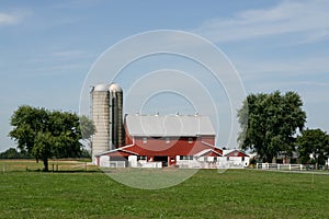 Amish farm and barn in Lancaster, PA