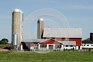 Amish farm and barn in Lancaster, PA