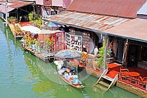 Amphawa Floating Market, Amphawa, Thailand