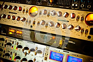 Amplifier equipment