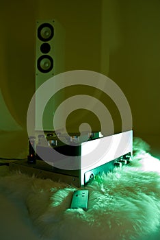 Amplifier and tower speaker