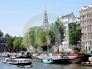 Amsterdam, Zuiderkerk, canal with canal houses and boats