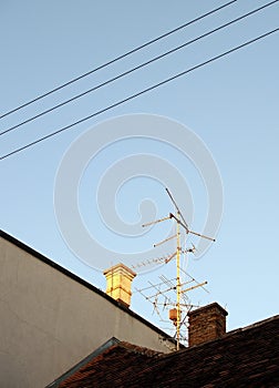 Analog tv antenna on roof